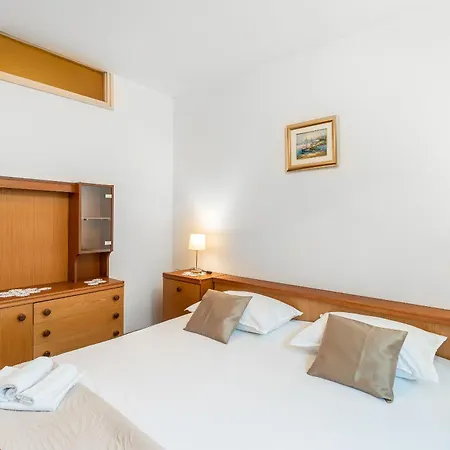 Apartment Jelica Pag Town