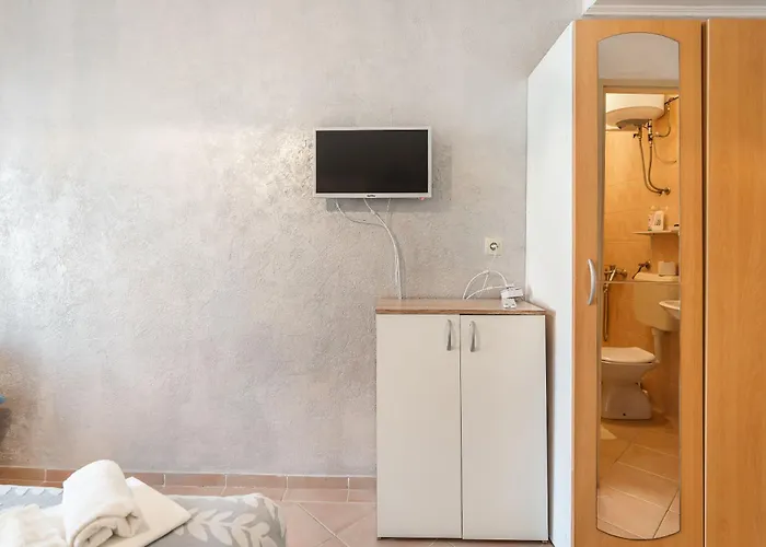 Jelica Appartement Pag Town